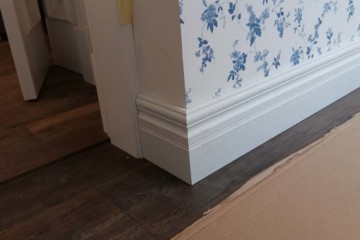 Белоснежный плинтус
